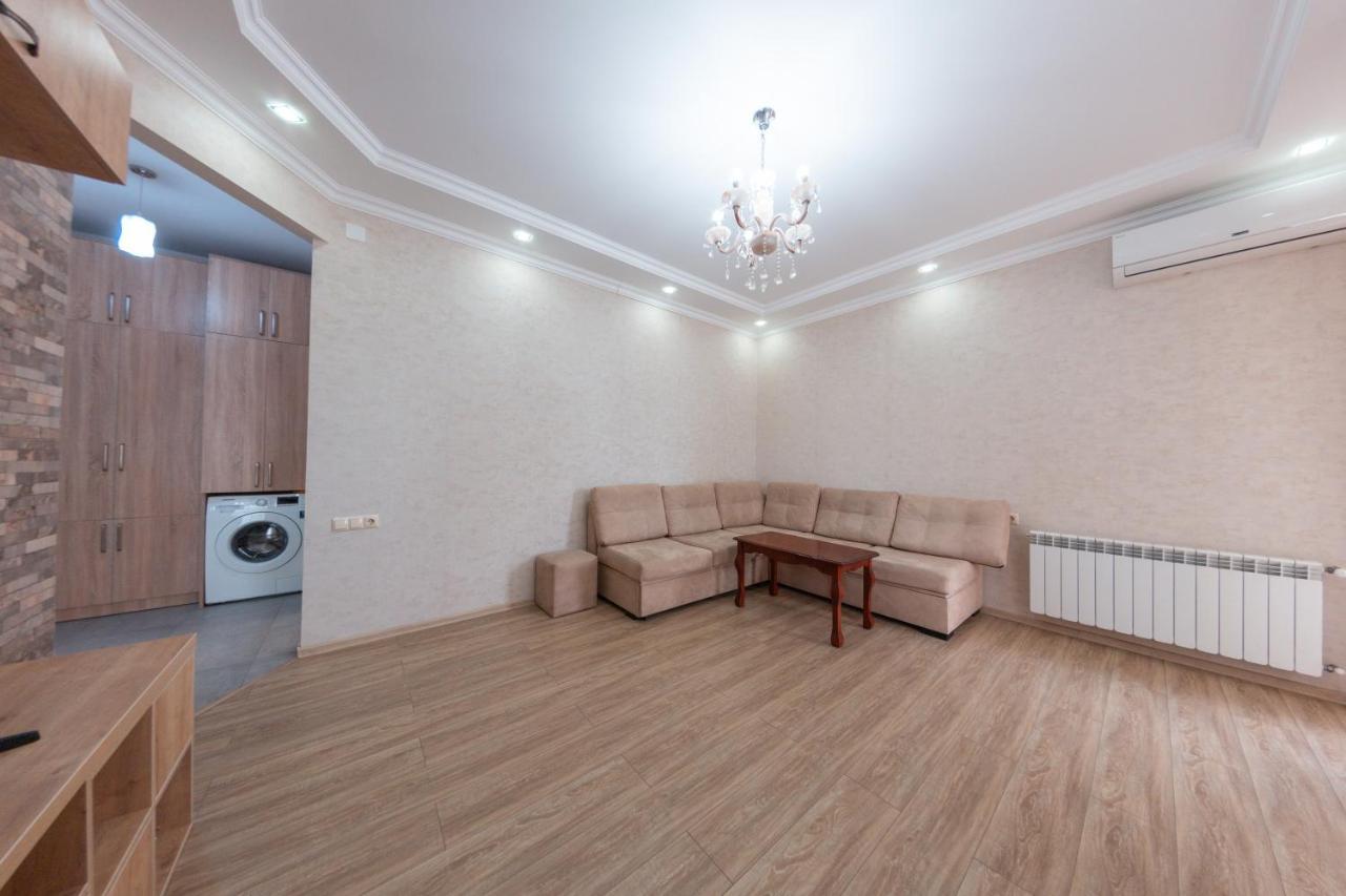 5 Apartment In One Boulding - Near Stadium Batumi Exterior photo