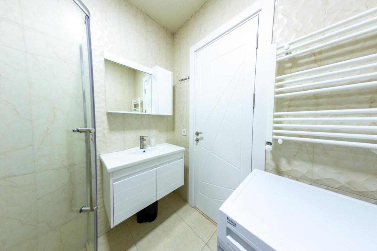 5 Apartment In One Boulding - Near Stadium Batumi Exterior photo