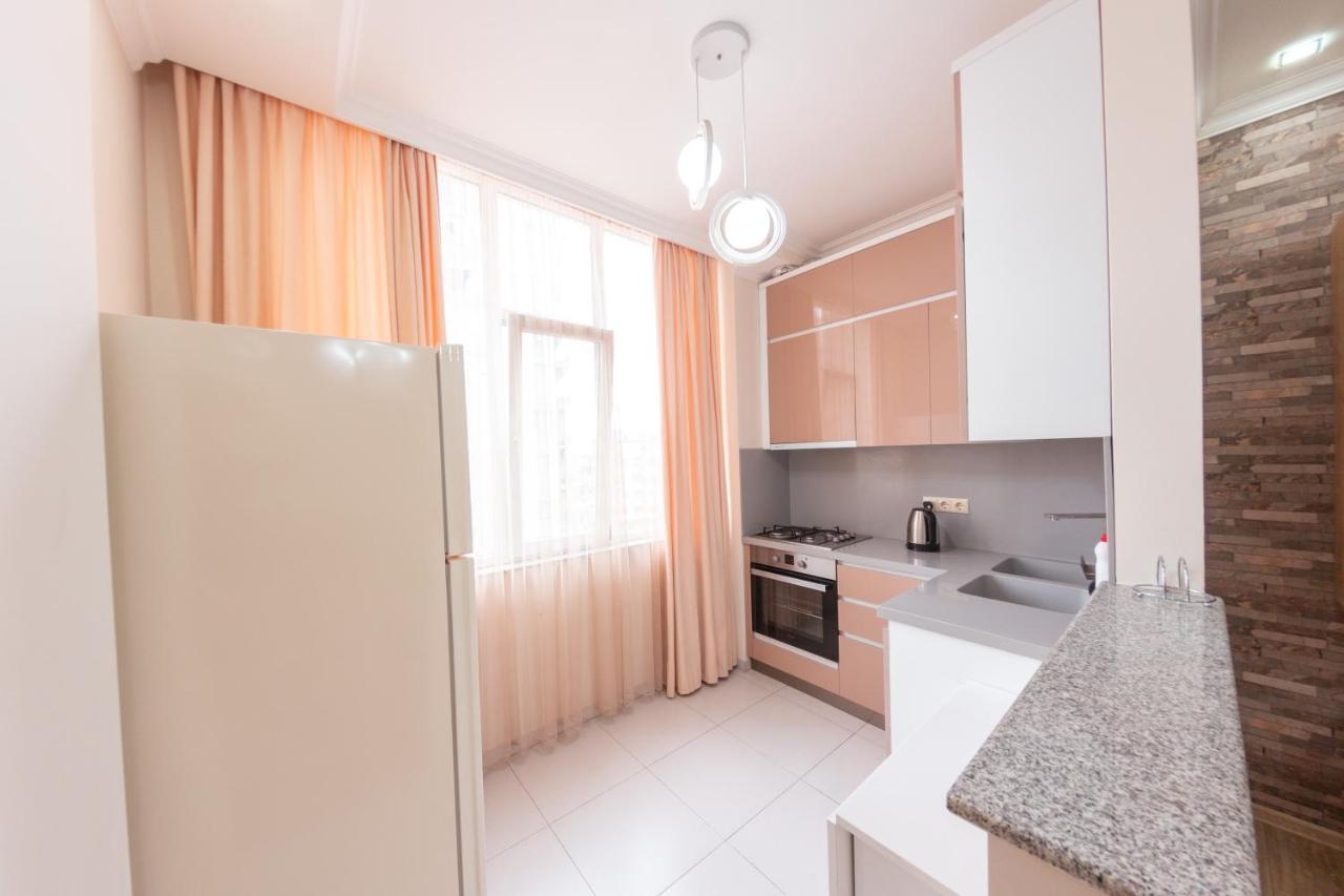 5 Apartment In One Boulding - Near Stadium Batumi Exterior photo