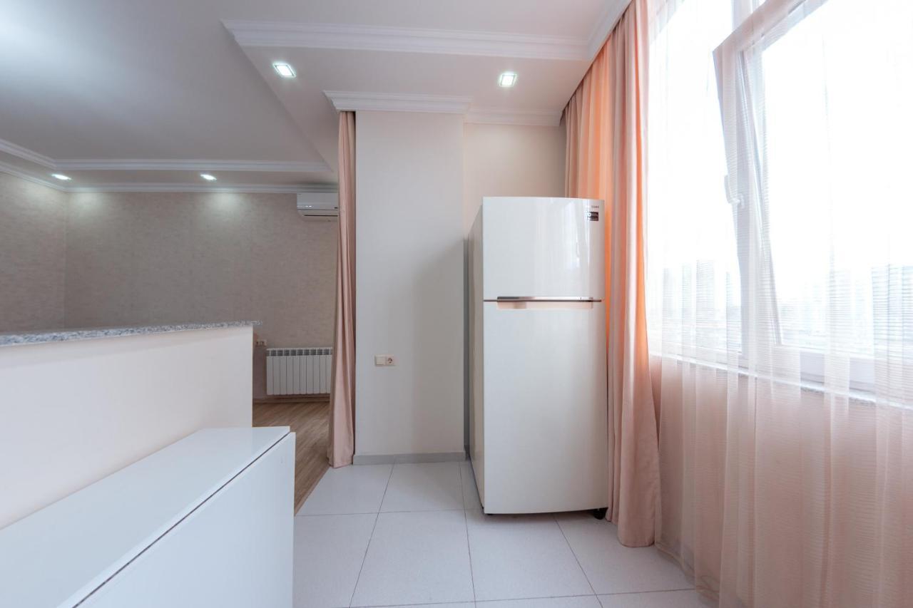 5 Apartment In One Boulding - Near Stadium Batumi Exterior photo